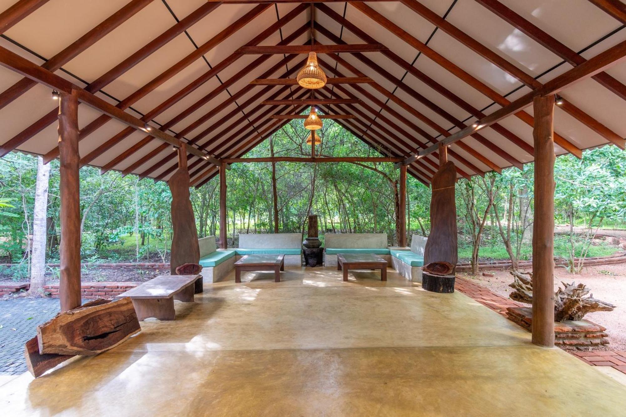 Kaala Kalaththewa Luxury Eco Resort Anuradhapura Bagian luar foto